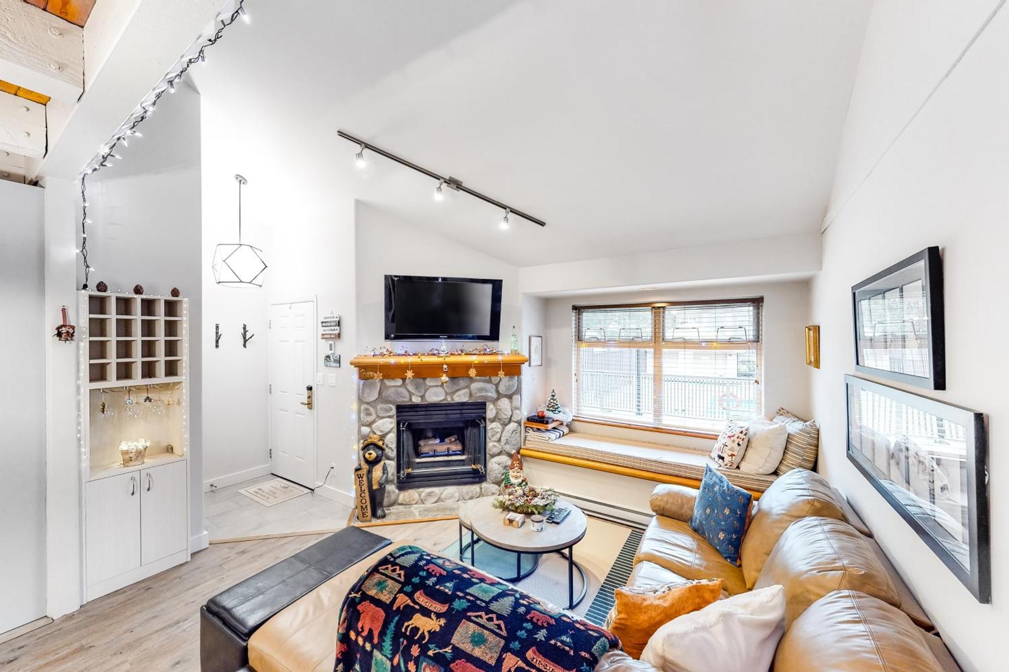 Lake Placid Coach House 16 Уистлер Экстерьер фото